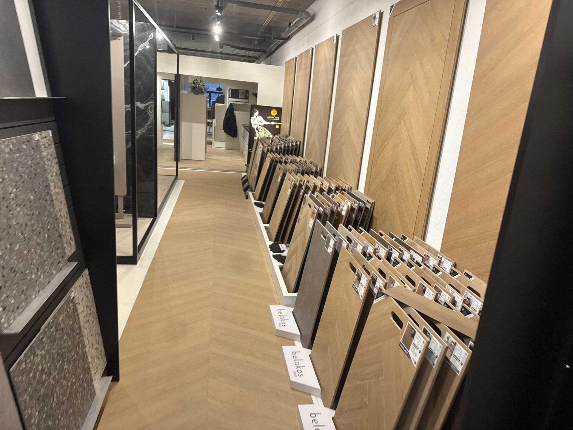 Showroom PVC Boulevard in Wijchen met pvc en tegelpanelen