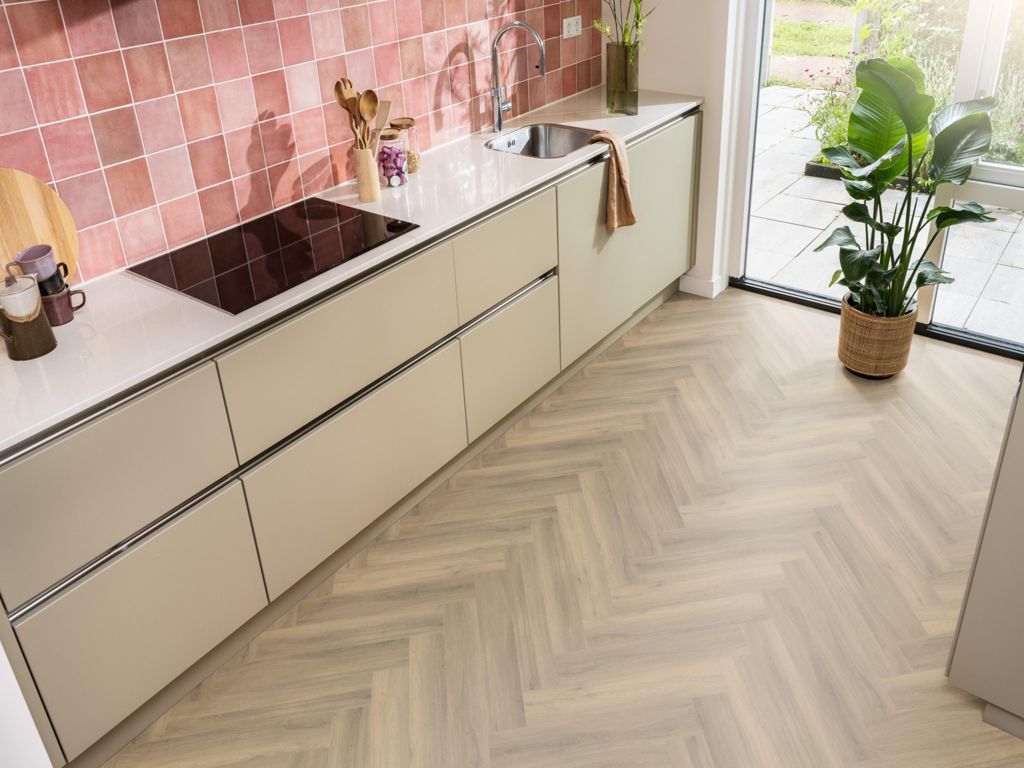 Ambiant Spigato Avanto Natural pvc vloer in een interieur